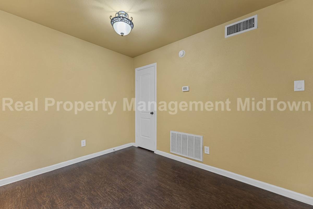 Condo for rent at 5516 Boca Raton Blvd #310, Fort Worth, TX 76112