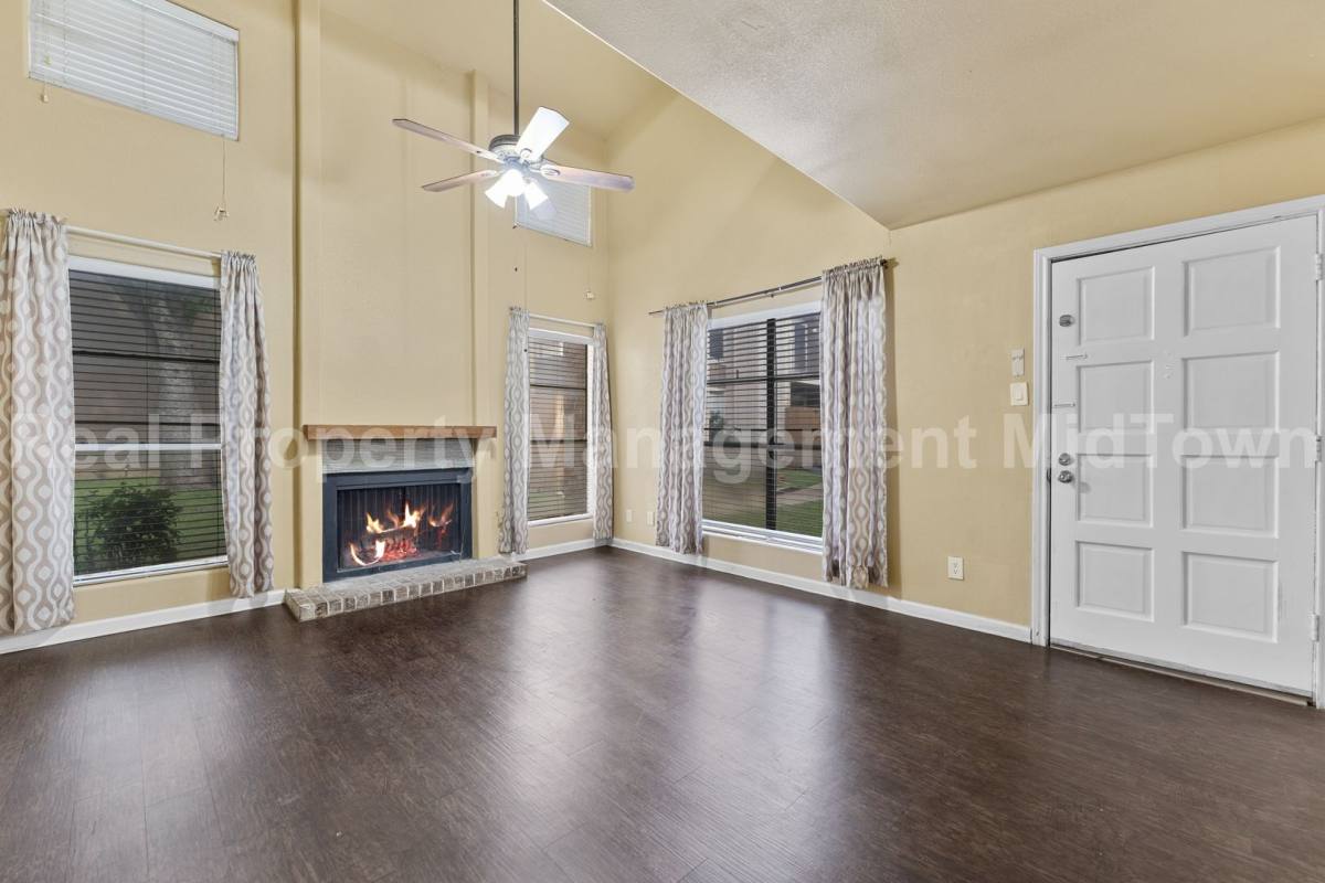 Condo for rent at 5516 Boca Raton Blvd #310, Fort Worth, TX 76112