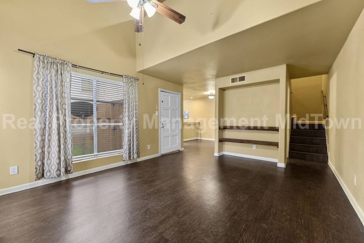 Condo for rent at 5516 Boca Raton Blvd #310, Fort Worth, TX 76112