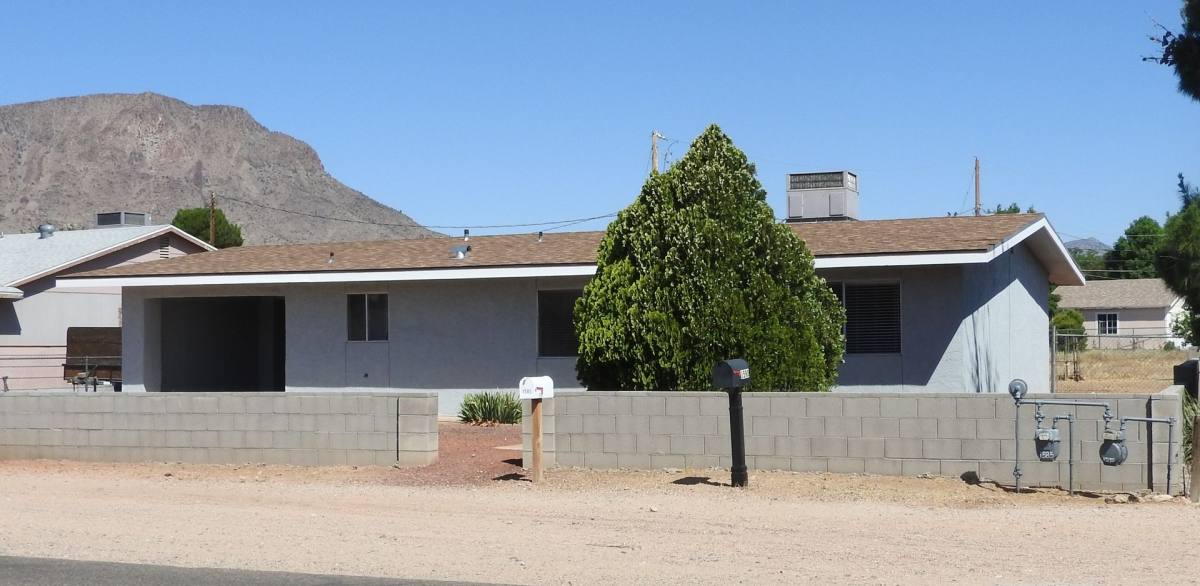 House for rent at 1585 E College Dr, Kingman, AZ 86409