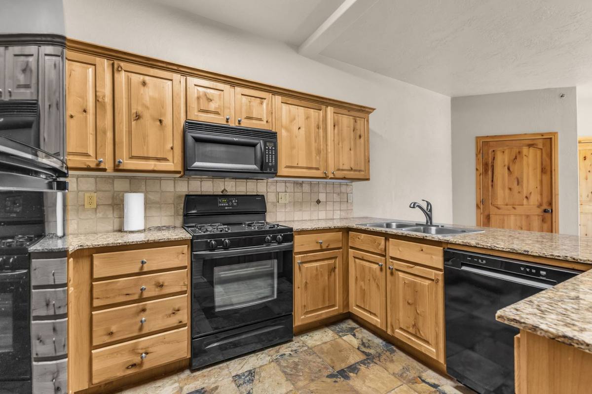 Condo for rent at 1684 W Fox Hollow Lane #H2, Park City, UT 84098