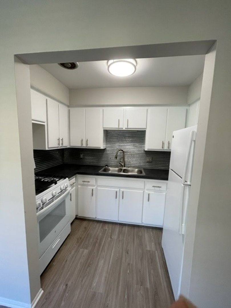 Apartment for rent at 855 E Commerce St, Milford, MI 48381