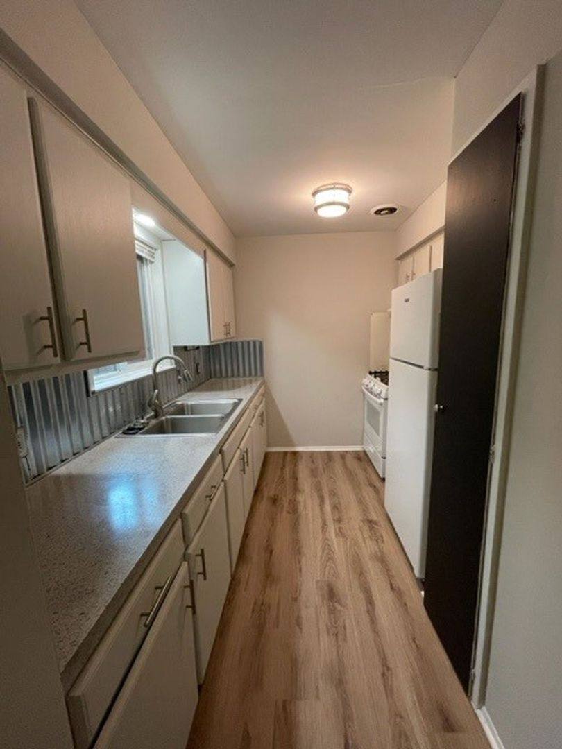Apartment for rent at 855 E Commerce St, Milford, MI 48381