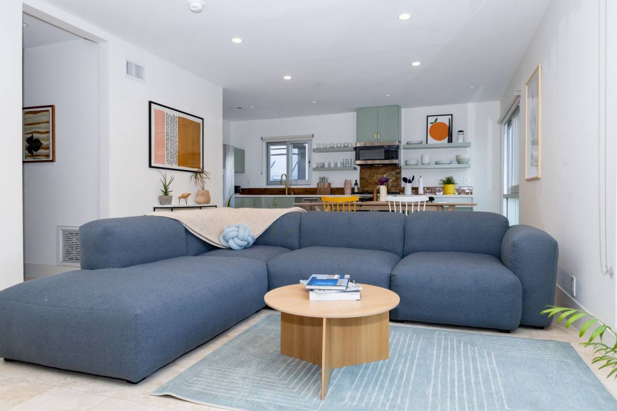 Apartment for rent at 210 S Hamilton Dr #4, Beverly Hills, CA 90211