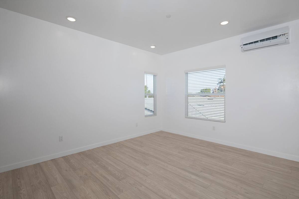 Apartment for rent at 3031-3037 Luna Ave, San Diego, CA 92117