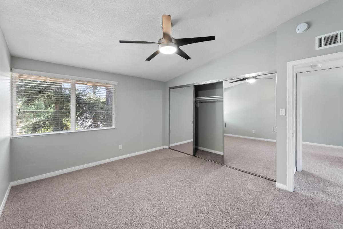 Apartment for rent at 4905 Castana Ave, Lakewood, CA 90712