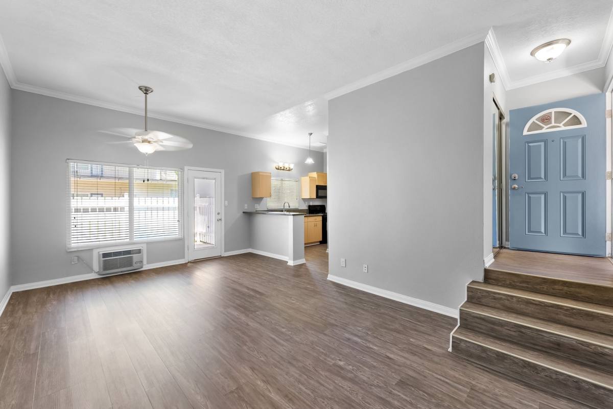 Apartment for rent at 4905 Castana Ave, Lakewood, CA 90712