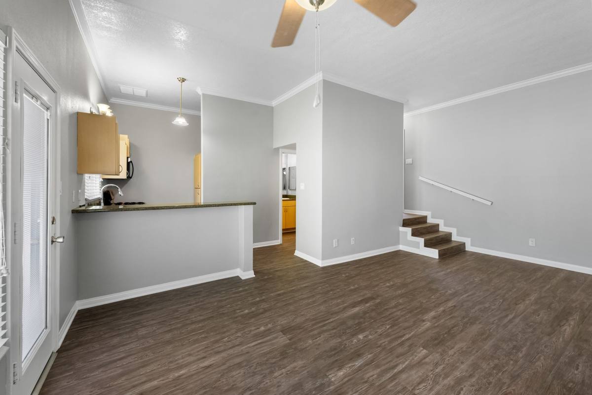 Apartment for rent at 4905 Castana Ave, Lakewood, CA 90712