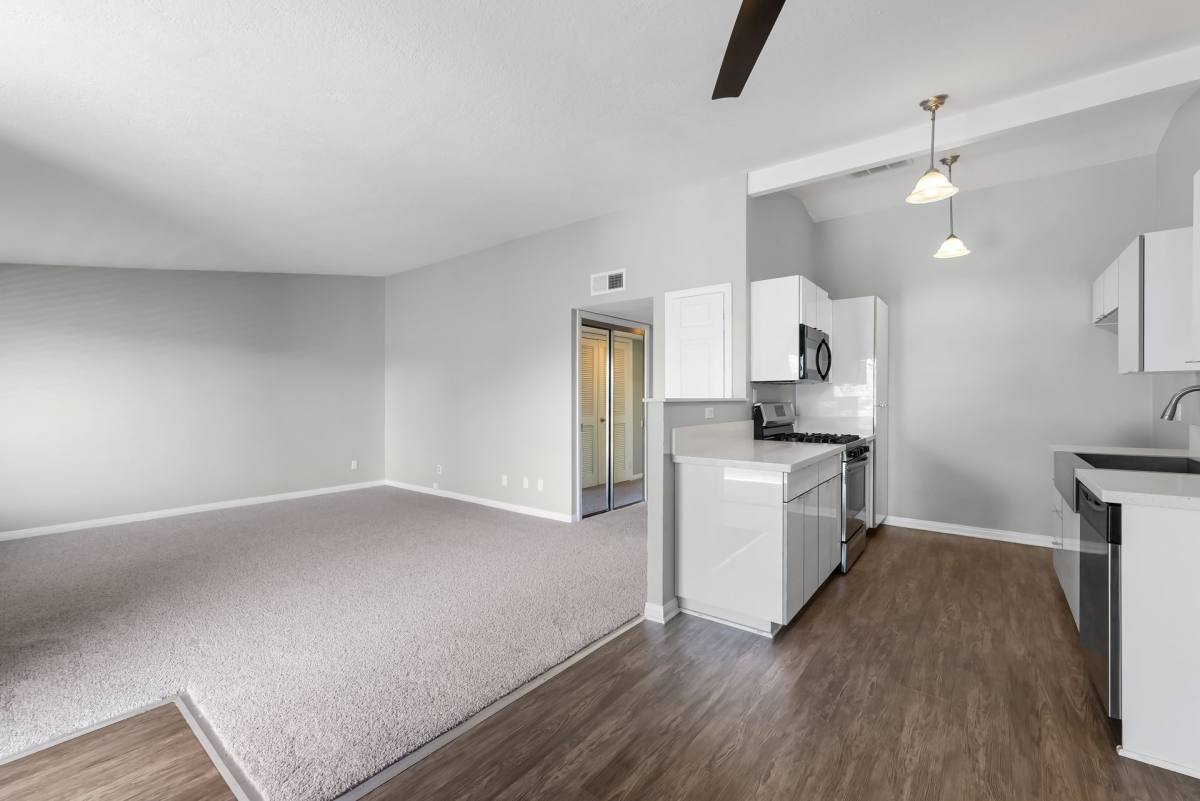 Apartment for rent at 4905 Castana Ave, Lakewood, CA 90712