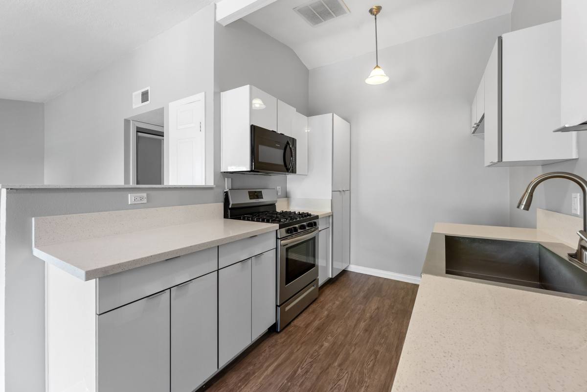 Apartment for rent at 4905 Castana Ave, Lakewood, CA 90712
