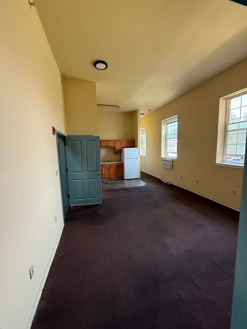 Apartment for rent at 1001 Pennington Rd, Trenton, NJ 08618