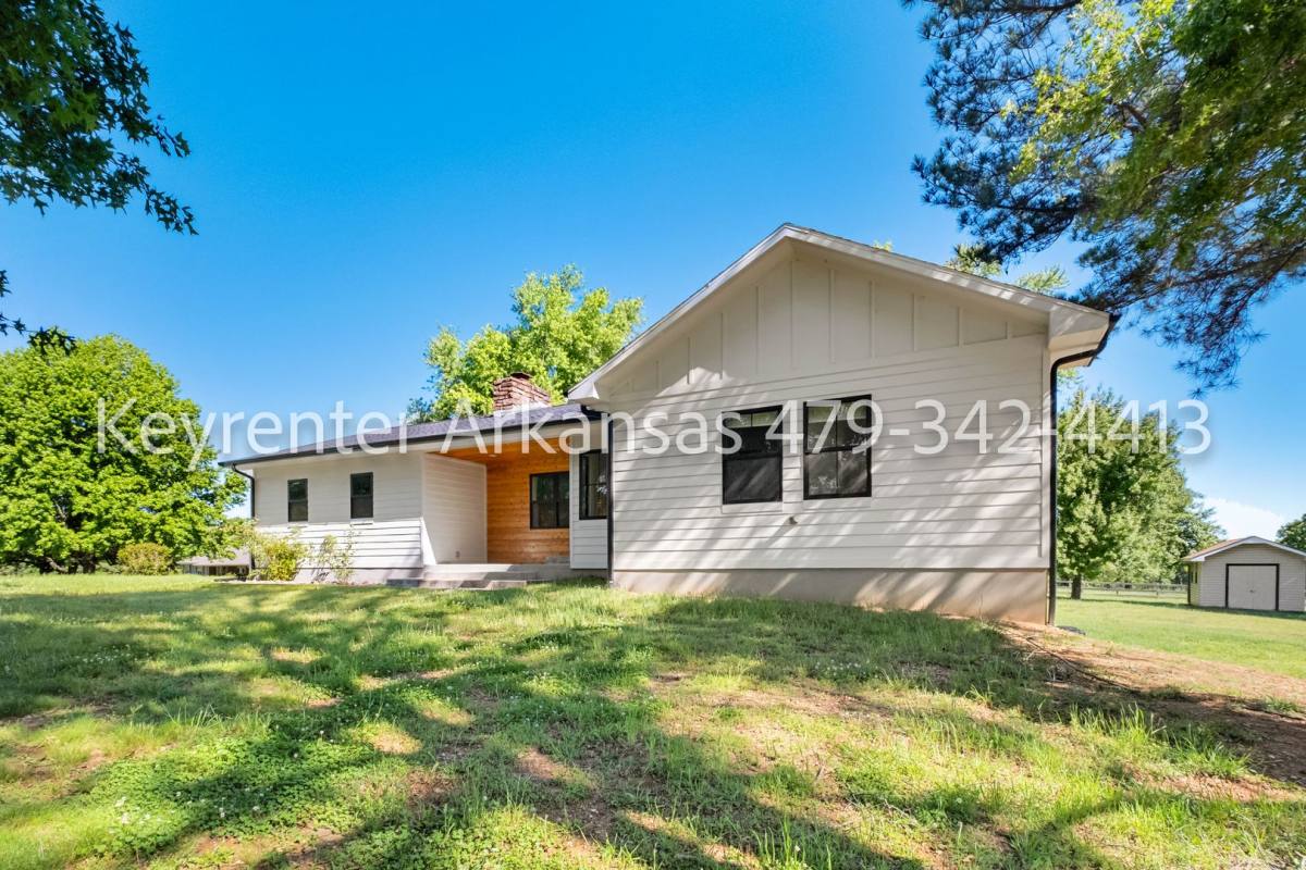 House for rent at 4480 E Trough Spring Rd, Fayetteville, AR 72703