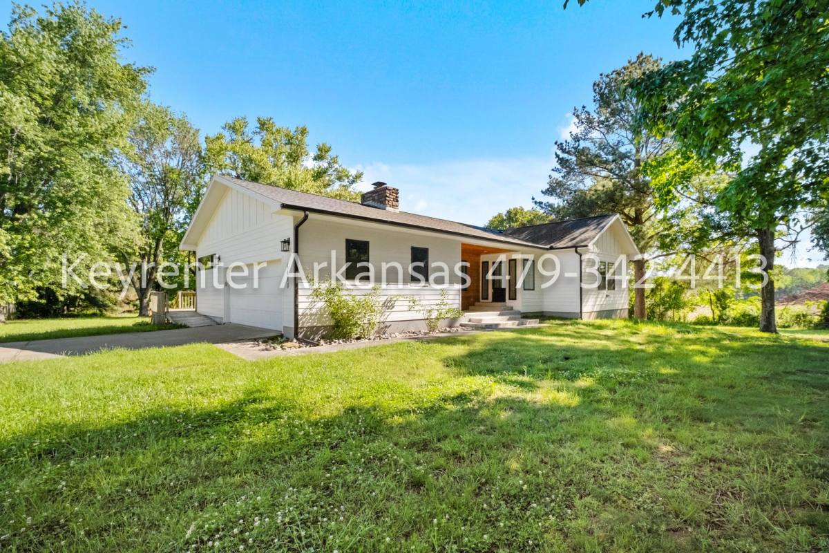 House for rent at 4480 E Trough Spring Rd, Fayetteville, AR 72703