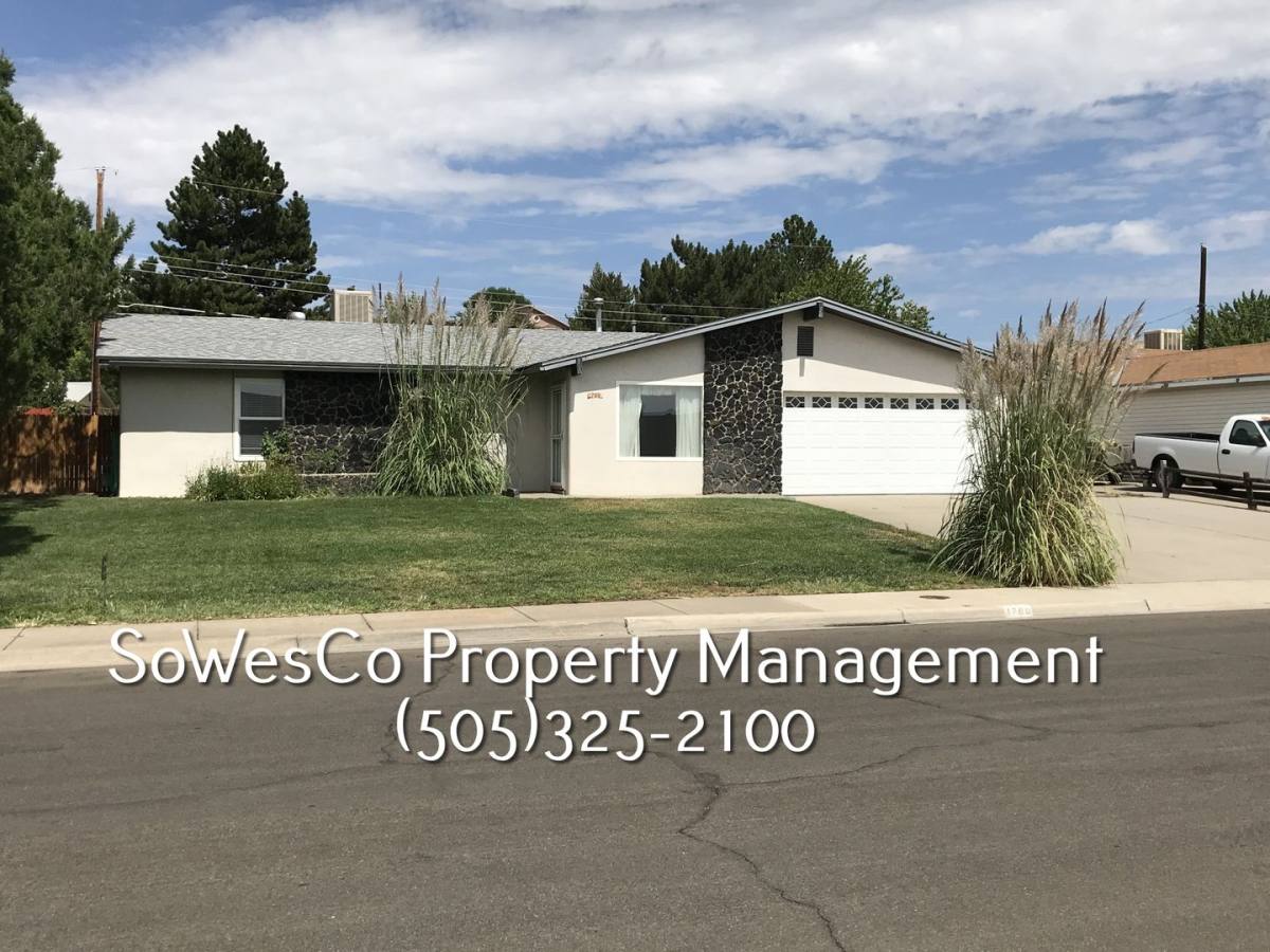 House for rent at 1700 E 31st St, Farmington, NM 87401
