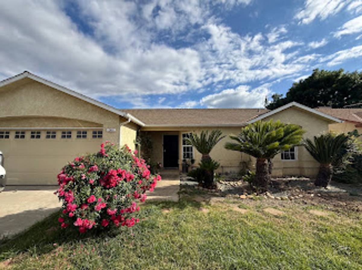 House for rent at 248 Exie Lane, Dinuba, CA 93618