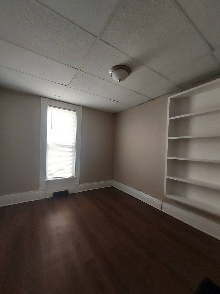 Apartment for rent at 92 Penney Ave, Newark, OH 43055