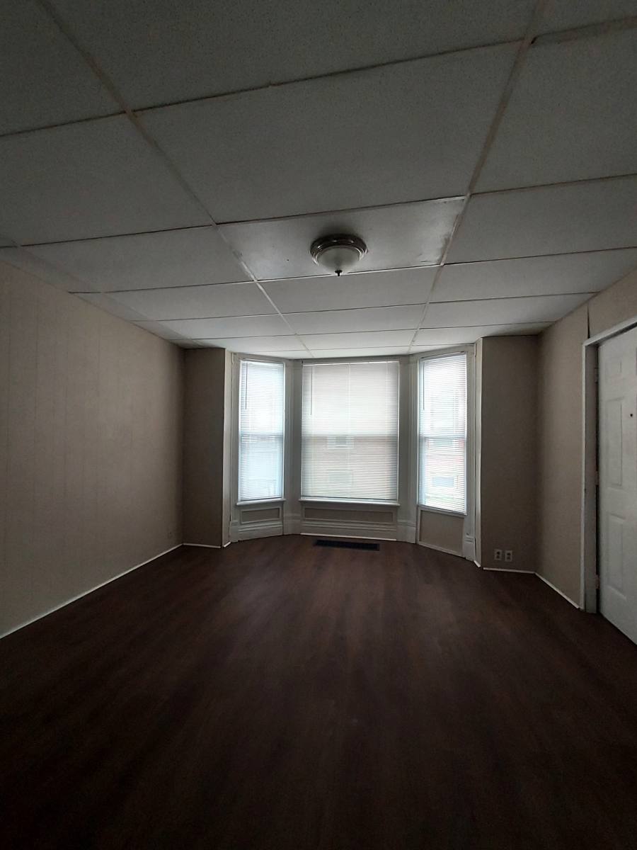 Apartment for rent at 92 Penney Ave, Newark, OH 43055
