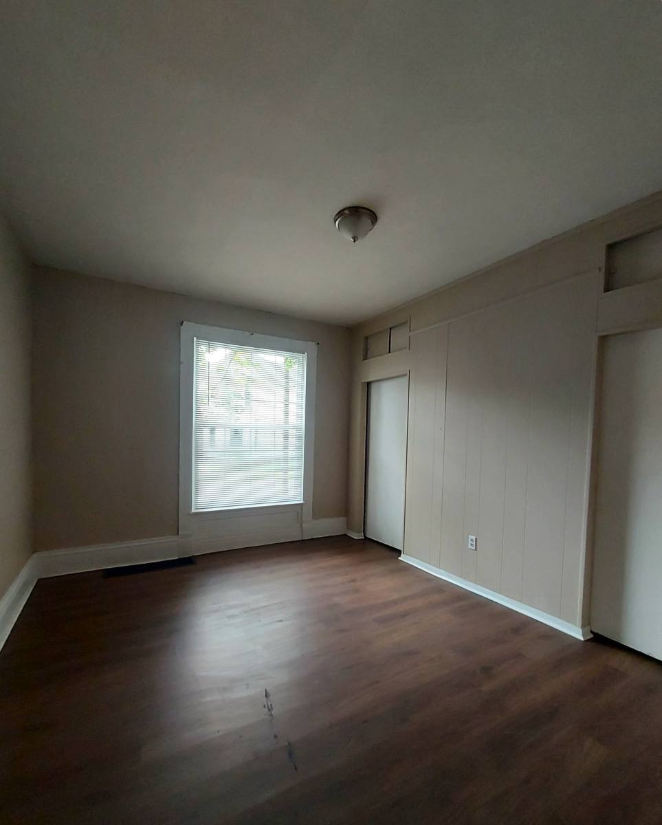 Apartment for rent at 92 Penney Ave, Newark, OH 43055