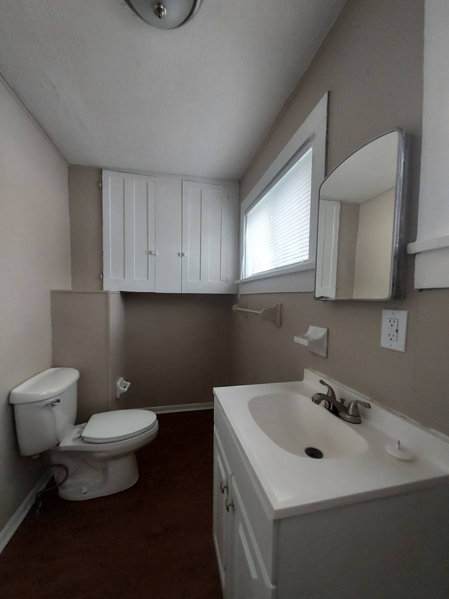 Apartment for rent at 92 Penney Ave, Newark, OH 43055