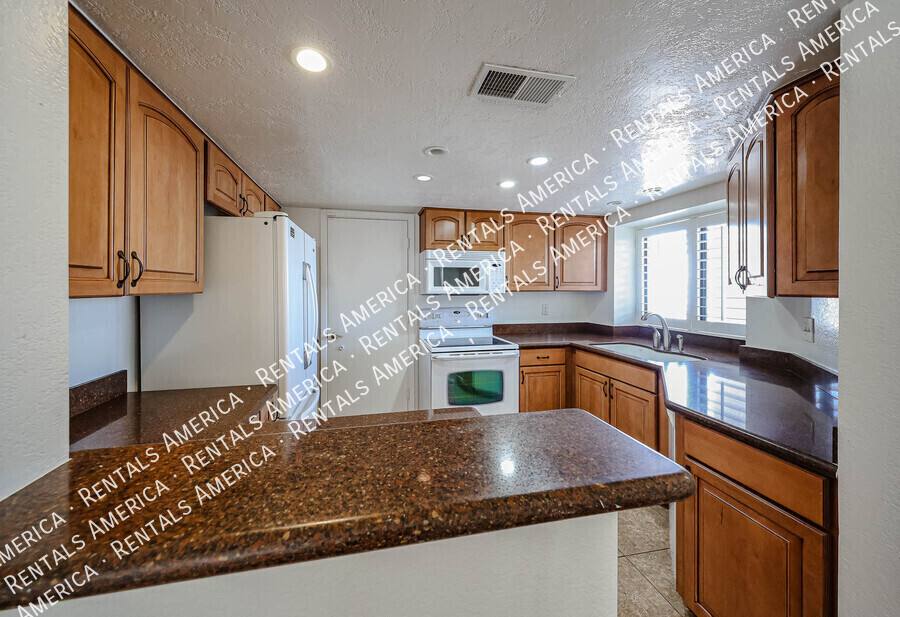 House for rent at 3301 E Wescott Dr, Phoenix, AZ 85050