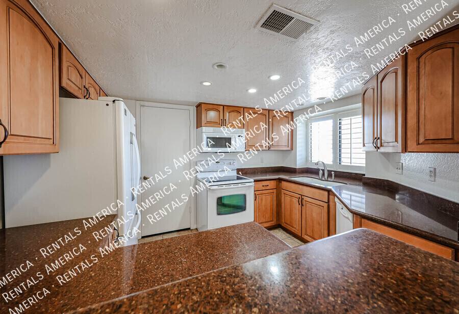 House for rent at 3301 E Wescott Dr, Phoenix, AZ 85050