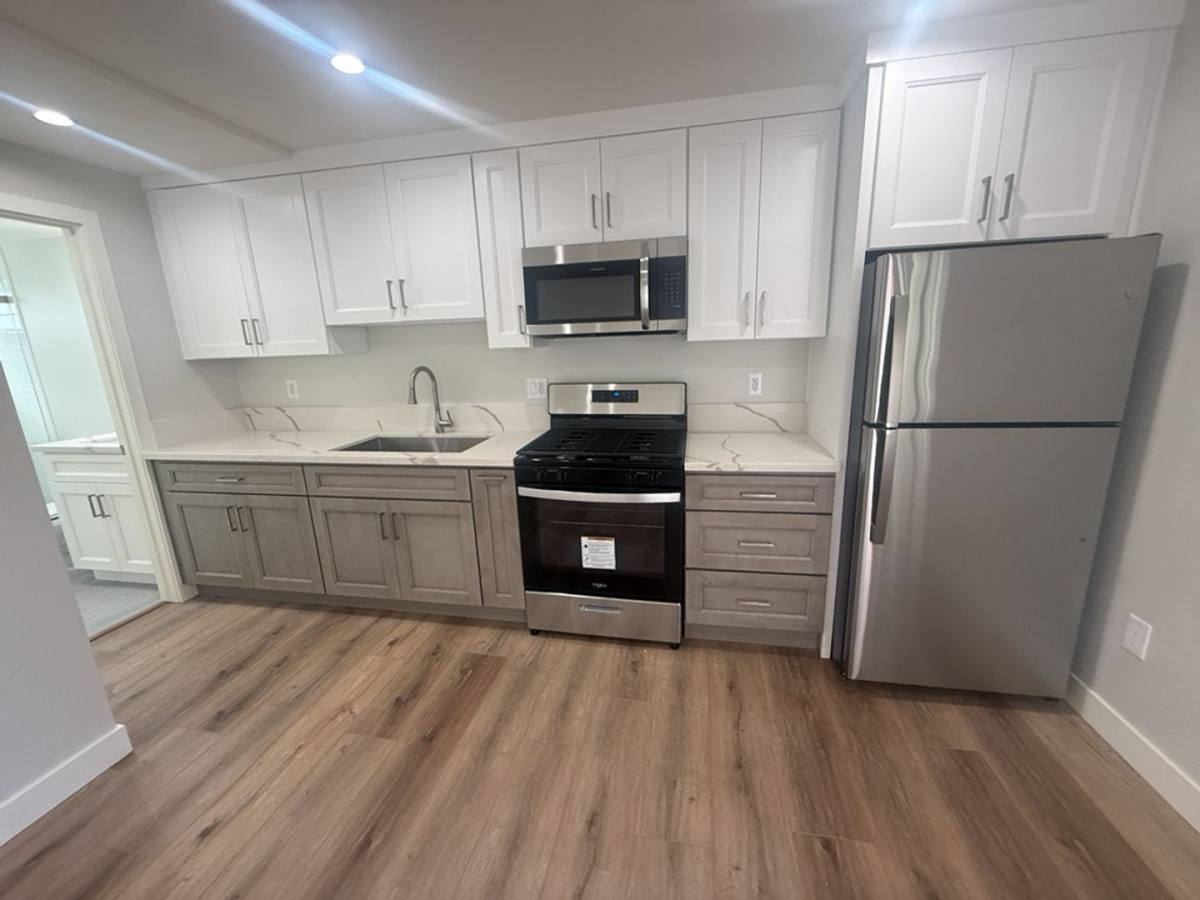 Apartment for rent at 10640-46 Victory Blvd, North Hollywood, CA 91606