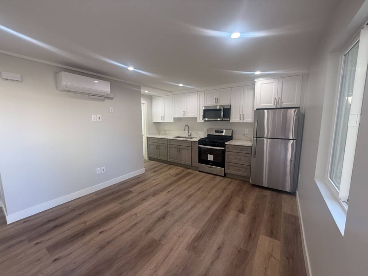Apartment for rent at 10640-46 Victory Blvd, North Hollywood, CA 91606