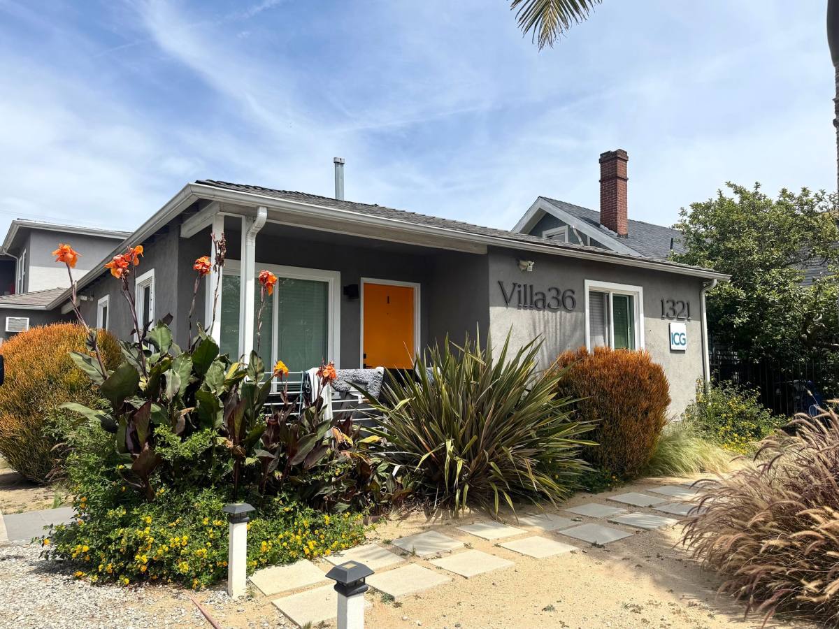 Apartment for rent at 1321 W 36th St, Los Angeles, CA 90017