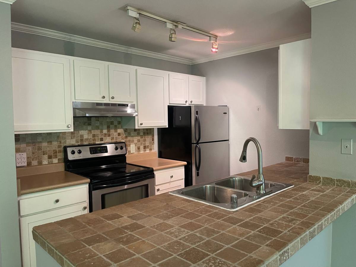Condo for rent at 31500 33rd Place SW, Federal Way, WA 98023