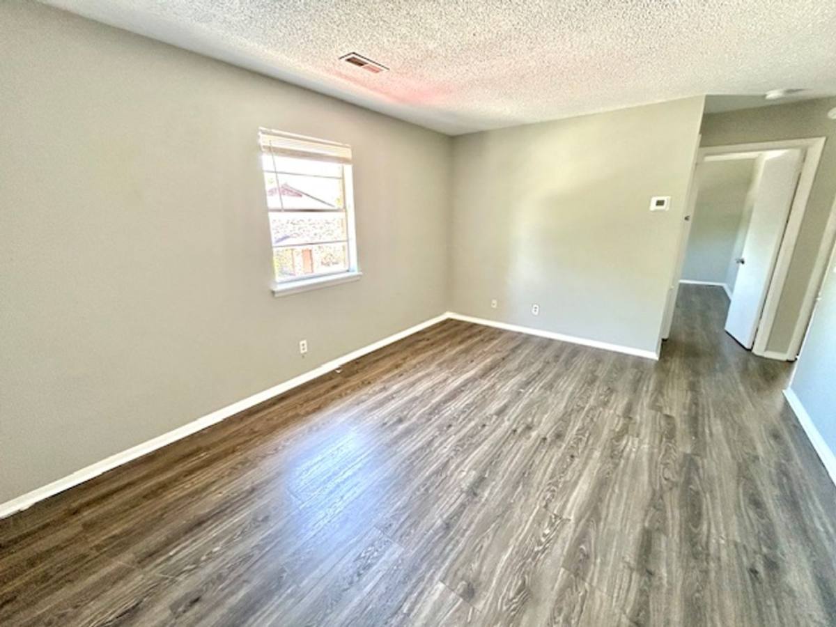 Apartment for rent at 4523 Foster Ave, Huntsville, AL 35805
