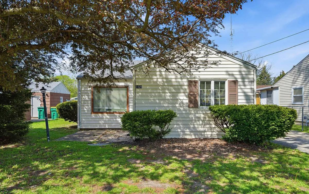 House for rent at 1428 Brown Ave, Galesburg, IL 61401