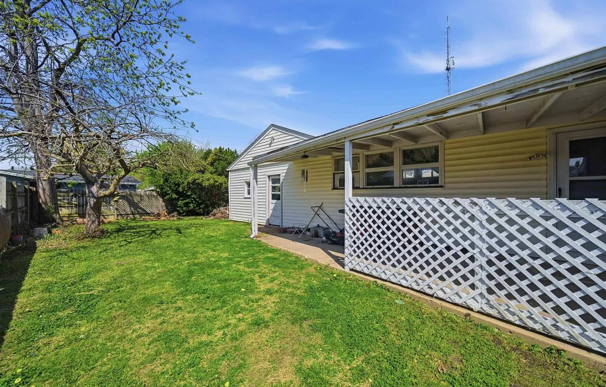 House for rent at 1428 Brown Ave, Galesburg, IL 61401