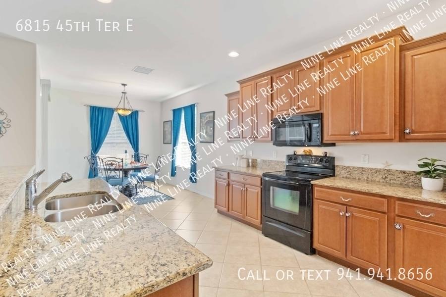 House for rent at 6815 45th Terrace E, Bradenton, FL 34203
