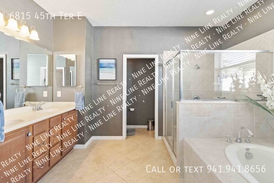 House for rent at 6815 45th Terrace E, Bradenton, FL 34203