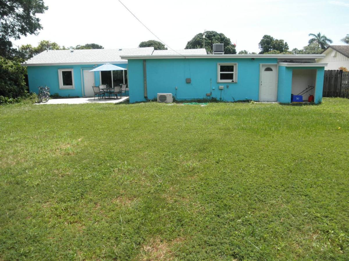 House for rent at 431 Virginia Dr, Lake Worth, FL 33461