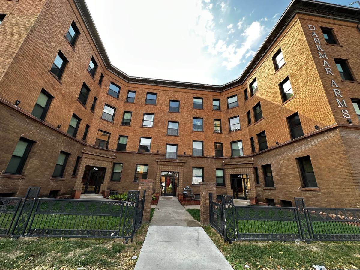 Apartment for rent at 905 W Franklin, Minneapolis, MN 55405