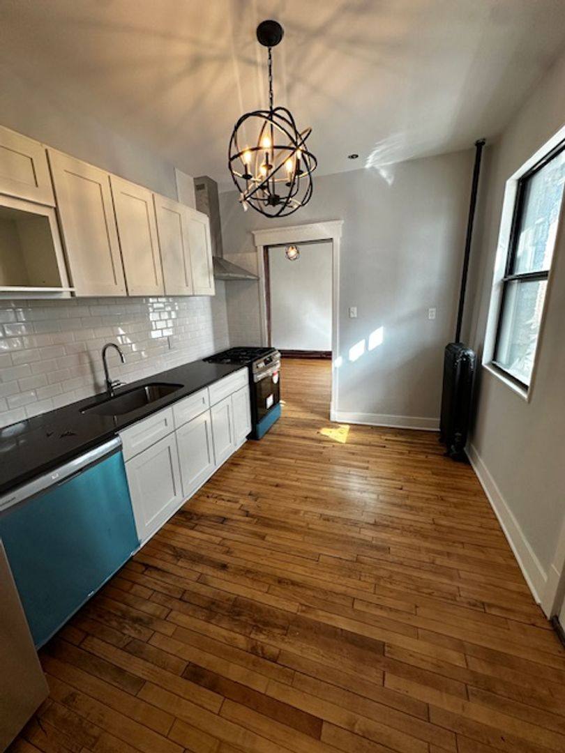 Apartment for rent at 905 W Franklin, Minneapolis, MN 55405