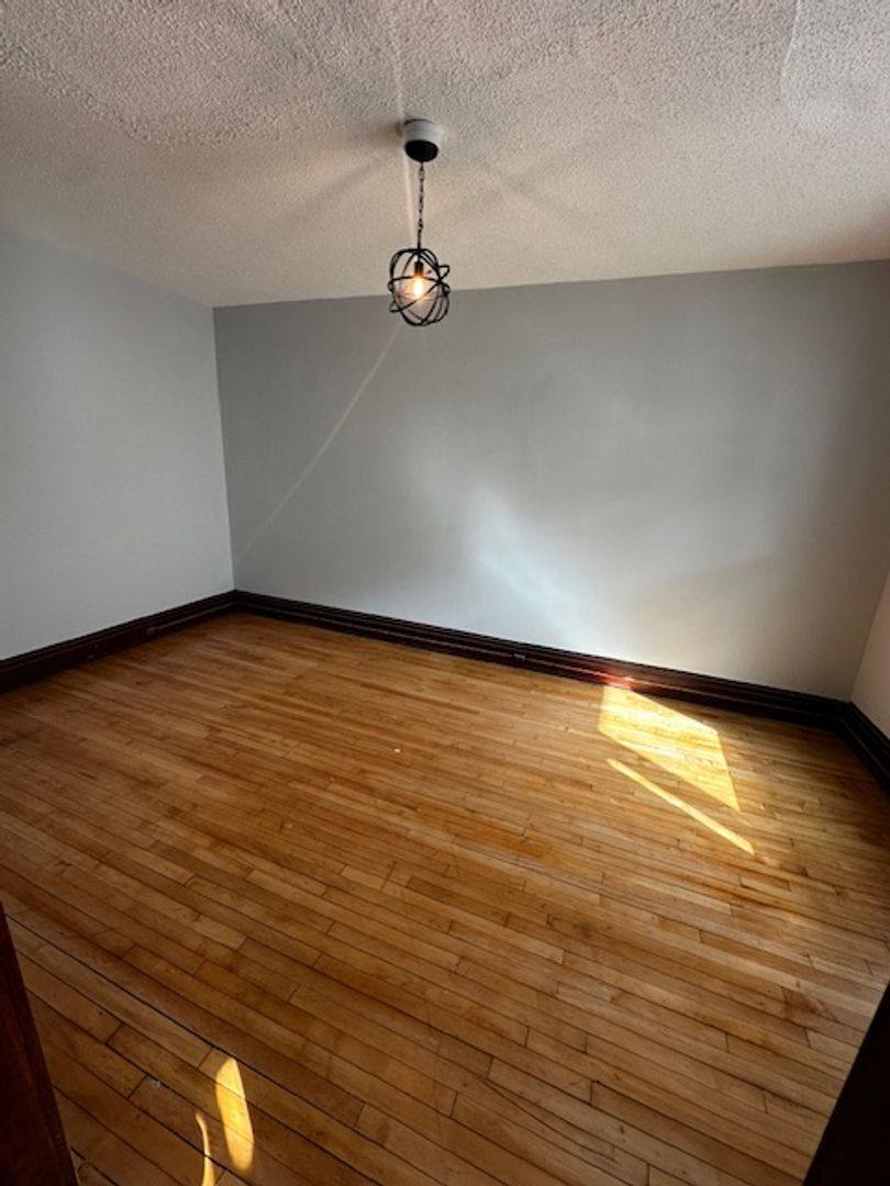 Apartment for rent at 905 W Franklin, Minneapolis, MN 55405