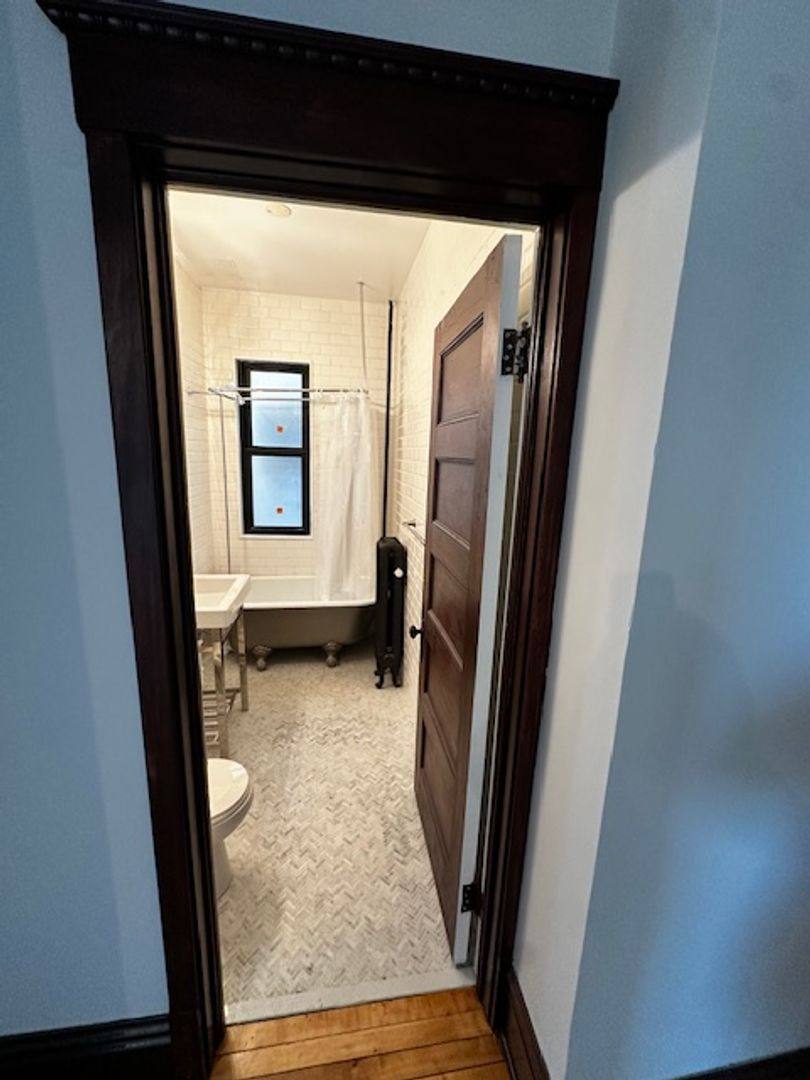 Apartment for rent at 905 W Franklin, Minneapolis, MN 55405