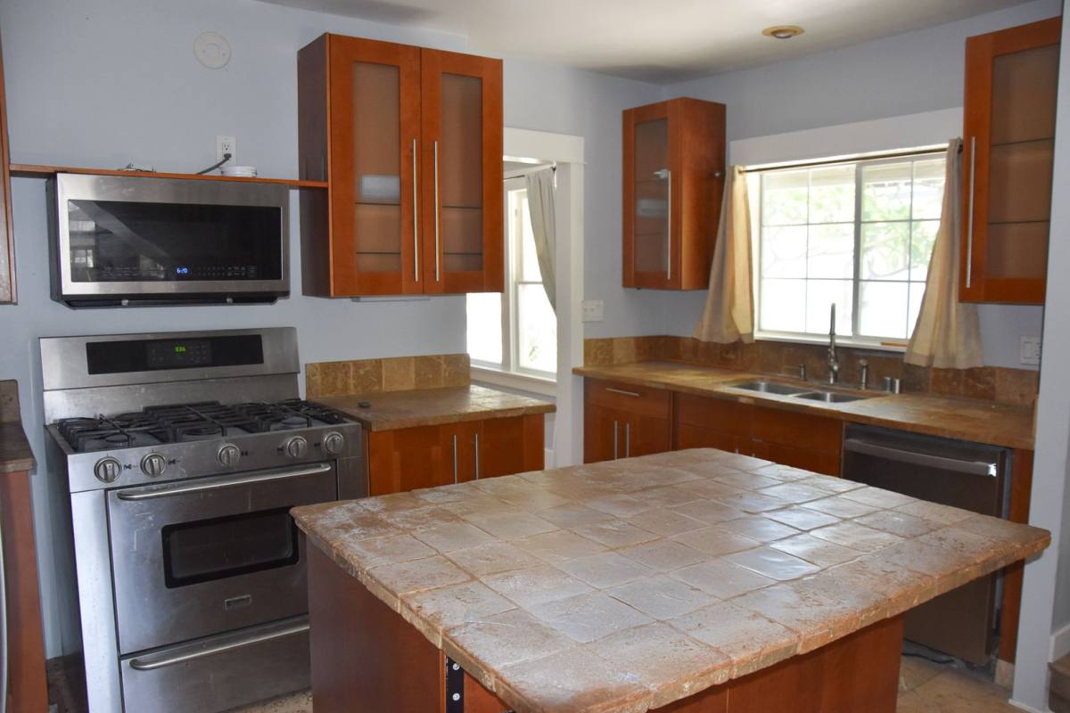 Apartment for rent at 166 N Cambridge, Orange, CA 92866