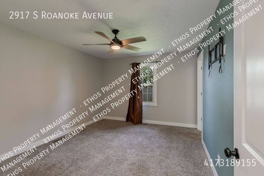 House for rent at 2917 S Roanoke Ave, Springfield, MO 65807