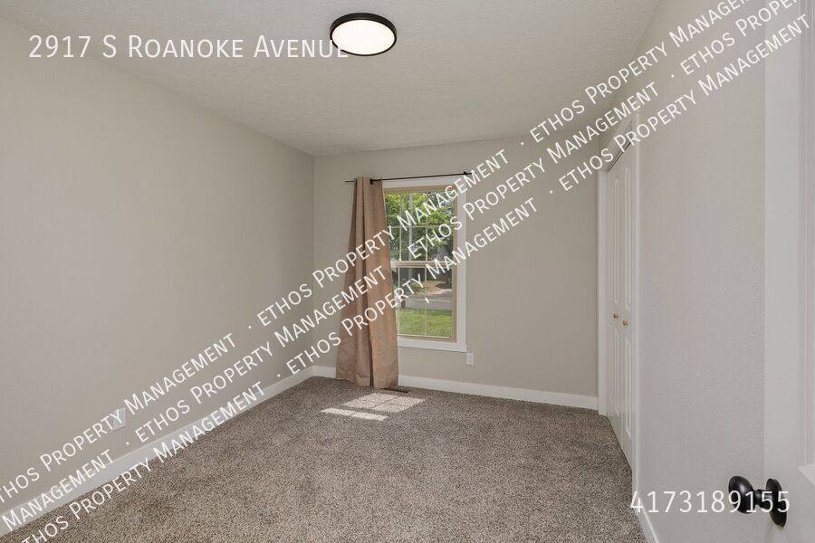 House for rent at 2917 S Roanoke Ave, Springfield, MO 65807
