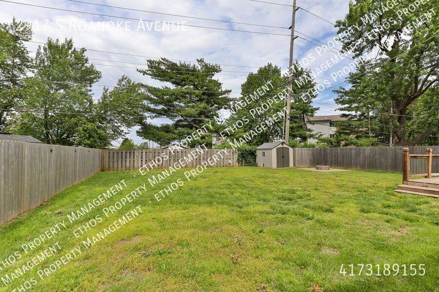 House for rent at 2917 S Roanoke Ave, Springfield, MO 65807