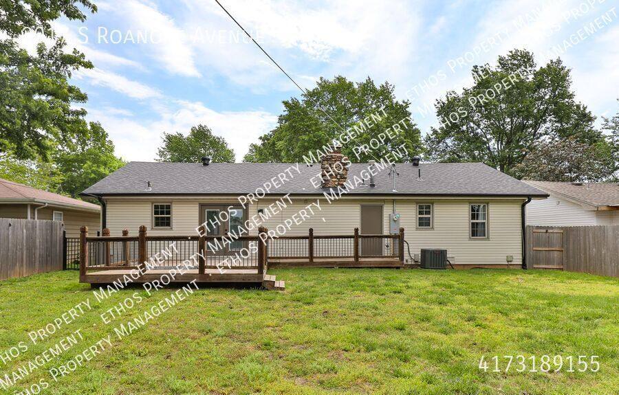 House for rent at 2917 S Roanoke Ave, Springfield, MO 65807