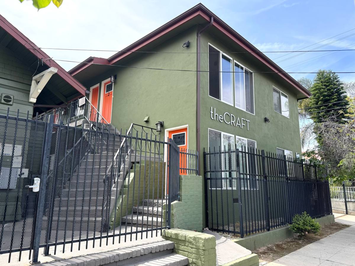 Apartment for rent at 1538 W 30th St, Los Angeles, CA 90007