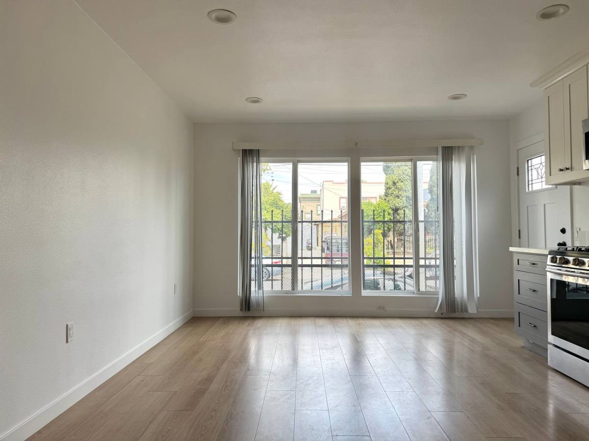Apartment for rent at 1538 W 30th St, Los Angeles, CA 90007