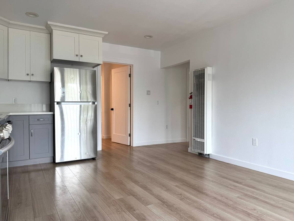 Apartment for rent at 1538 W 30th St, Los Angeles, CA 90007
