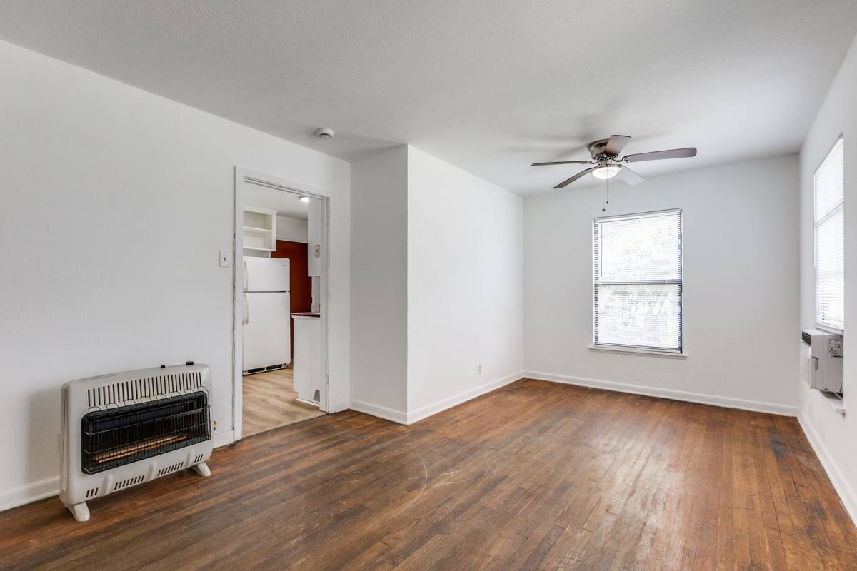 House for rent at 142 Helena St, San Antonio, TX 78204
