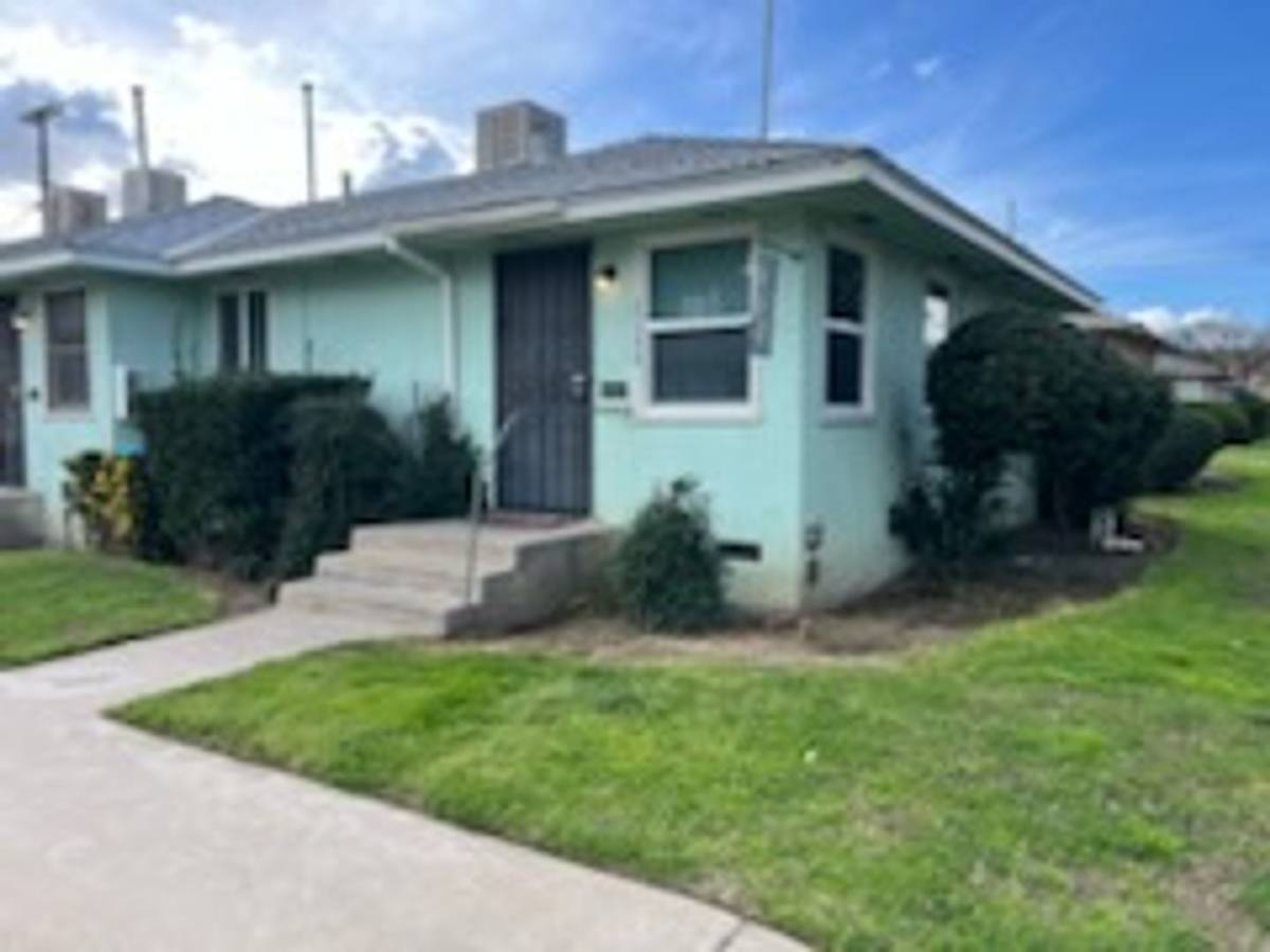 Apartment for rent at 2132-2136 E Peralta Way, Fresno, CA 93703