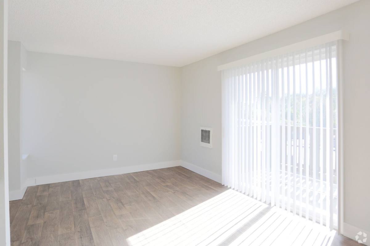 Apartment for rent at 165 SW Eastman Parkway, Gresham, OR 97080